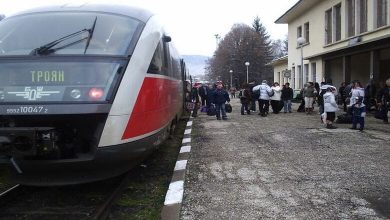Влак на жп гара Троян след промяната в разписанието на влаковете