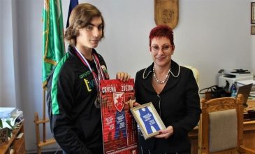 Спортисти от СКБ„Георги Бенковски“ се срещнаха с д-р Мадлена Бояджиева 3 skb 5