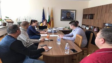 Mагазините и хотелите могат да работят