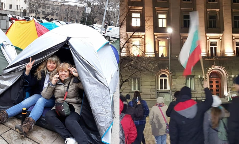 Медицински сестри пред Министерски съвет по време на протест