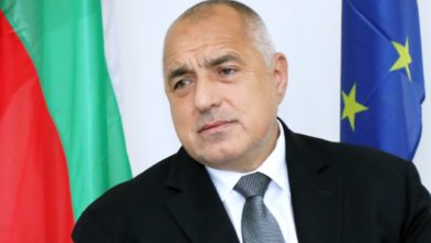 Докторите заслужават не само да им ръкопляскаме, но и да ги пощадим
