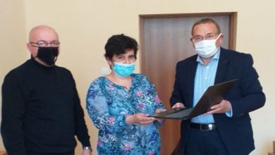 Дариха лаптоп за близнаци първокласници