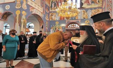 Бойко Борисов награден с орден за заслуги към църквата- 3