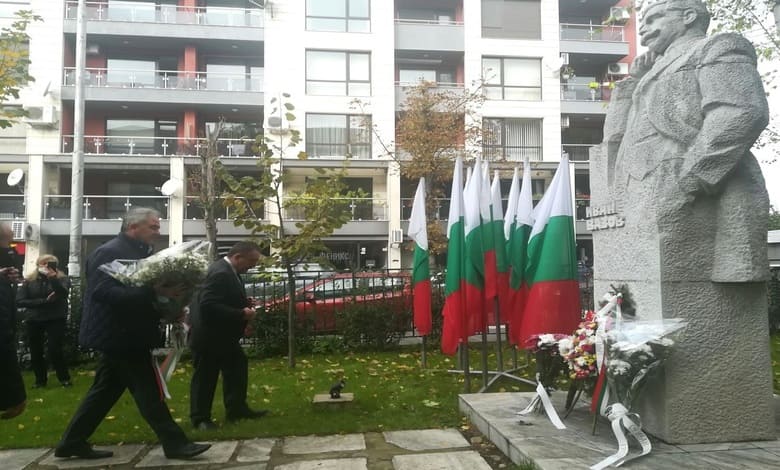 Плевен с цветя за Деня на народните будители 3 den 3