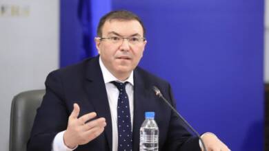 Разхлабват противоепидемичните мерки 8 Разхлабват противоепидемичните мерки в страната със заповед на министъра на здравеопазването проф. Костадин Ангелов