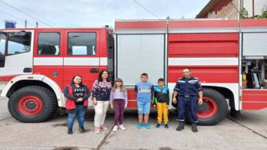 Доброволци от БЧК Ловеч посетиха пожарната служба в Ловеч