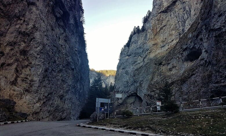 връх над село Триград