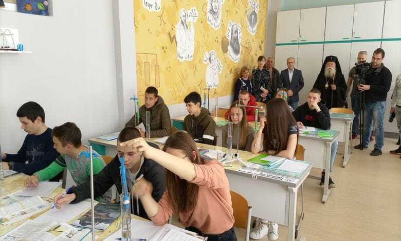 Откриха STEM центъра на Природо-математическата гимназия в Ловеч