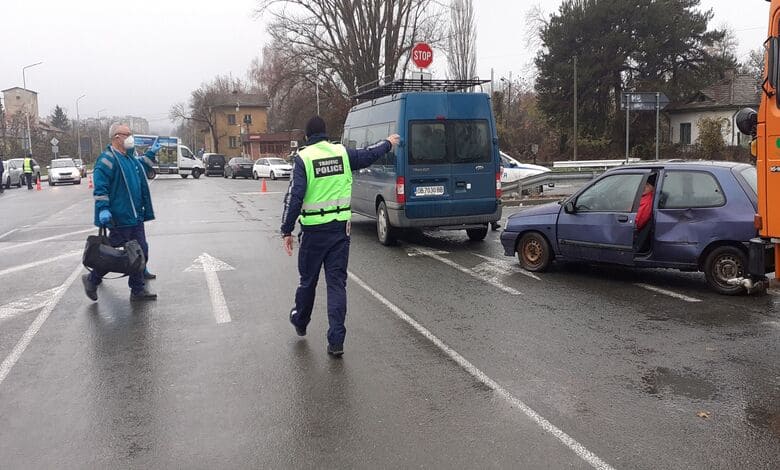 8 институции с 14 екипа се включиха в учението с тежко ПТП в Ловеч 2 8 институции с 14 екипа се включиха в учението с тежко ПТП в Ловеч