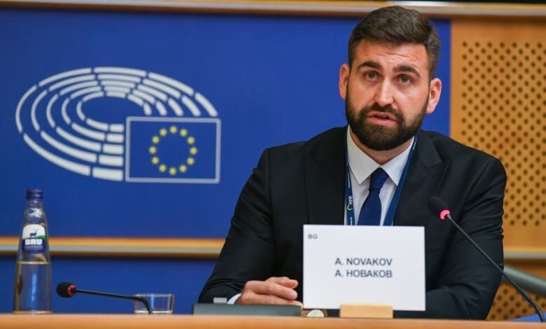 Андрей Новаков внася петиция с над 44 000 подписа за обработка на камиони 1 Андрей Новаков внася петиция с над 44 000 подписа за обработка на камиони
