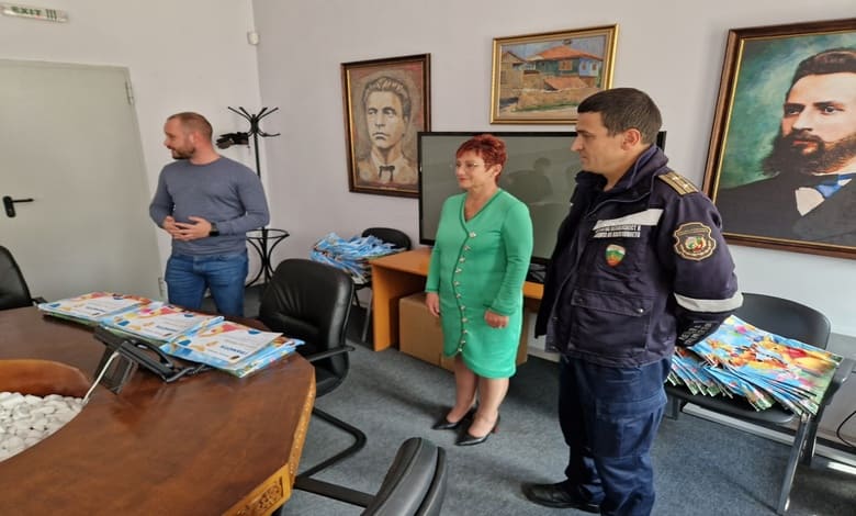 Наградиха участниците в Международния конкурс "С очите си видях бедата" 1 С очите си видях бедата