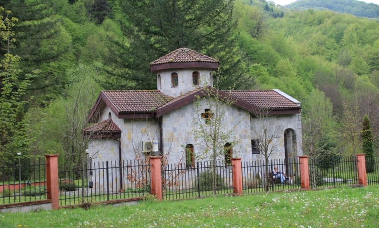 Храмът в село Дивчовото