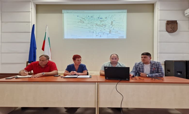 регулиране на движението на пл. „Първи ноември“