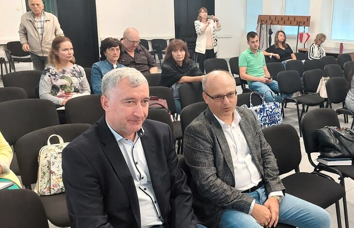 Областният управител участва в информационния ден в Габрово 1 Виктор Стойчев участва днес в информационния ден