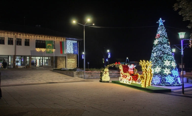 Бояджиева запали коледната елха