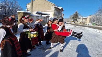 В Радювене наричаха за женитба в обичая „Дойлада“