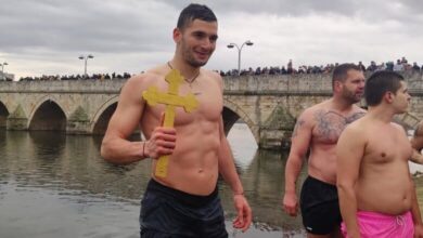 26-годишният Стамен Бояджиев спаси кръста на Богоявление