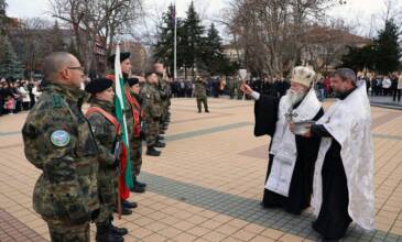 Ивайло Енчев – Рони спаси кръста на Богоявление в Ловеч 5 6.01.24 bogoyavlenie3