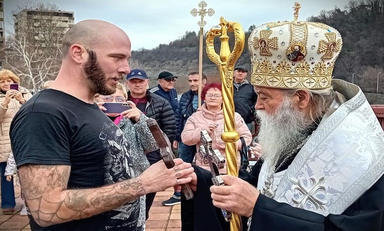 Ивайло Енчев – Рони спаси кръста на Богоявление в Ловеч 1 Ивайло Енчев – Рони спаси кръста на Богоявление в Ловеч