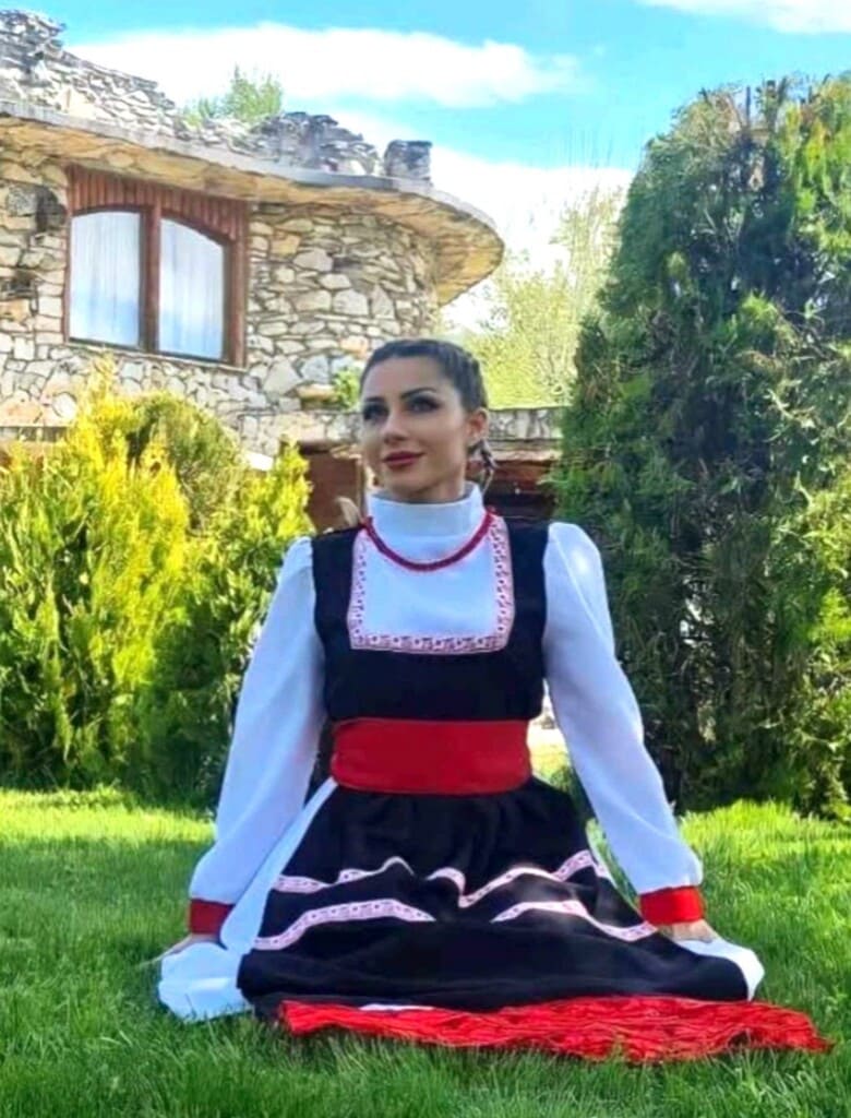 Поля Цолова