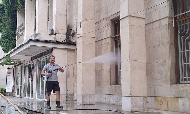 благодарности към г-н Пенко Михайлов и фирмата „Феникс Инверс“