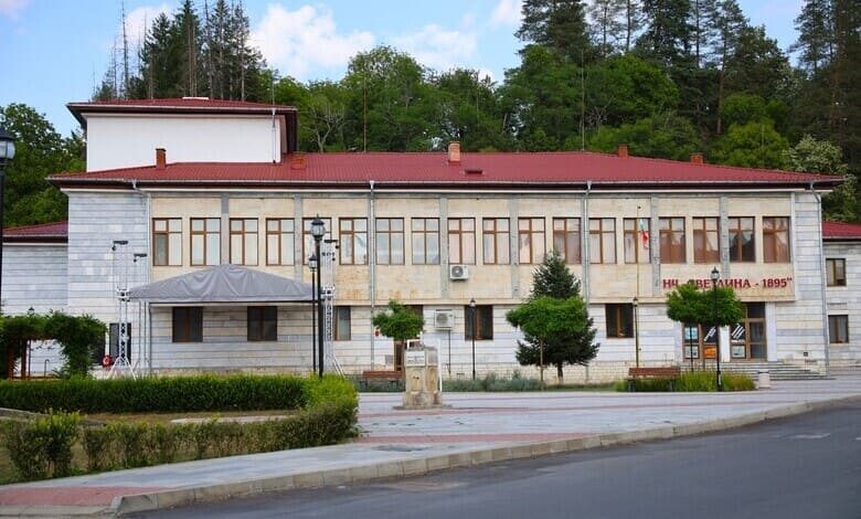 Народно читалище "Светлина - 1895" в град Априлци