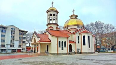Пловдивският митрополит Николай освещава храм Св. вмчца Марина в Асеновград