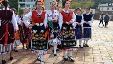 обичай „Кумичене“ в Ловеч