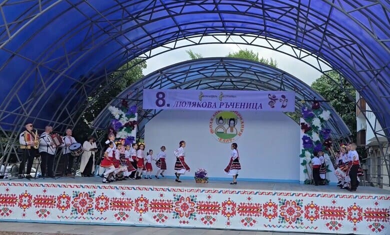 Осмият фестивал „Люлякова ръченица“ събра над 600 участници 1 Осмият фестивал „Люлякова ръченица“
