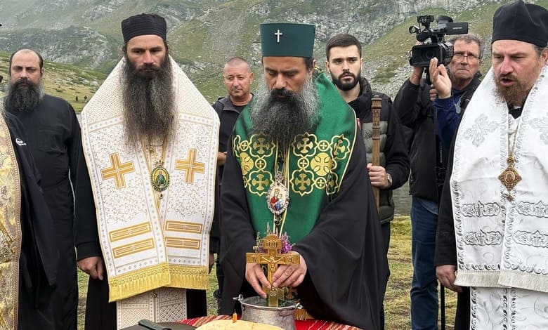 Патриарх Даниил отслужи водосвет на езерото Бъбрека в Рила за втора поредна година 1 Патриарх Даниил отслужи водосвет на езерото Бъбрека