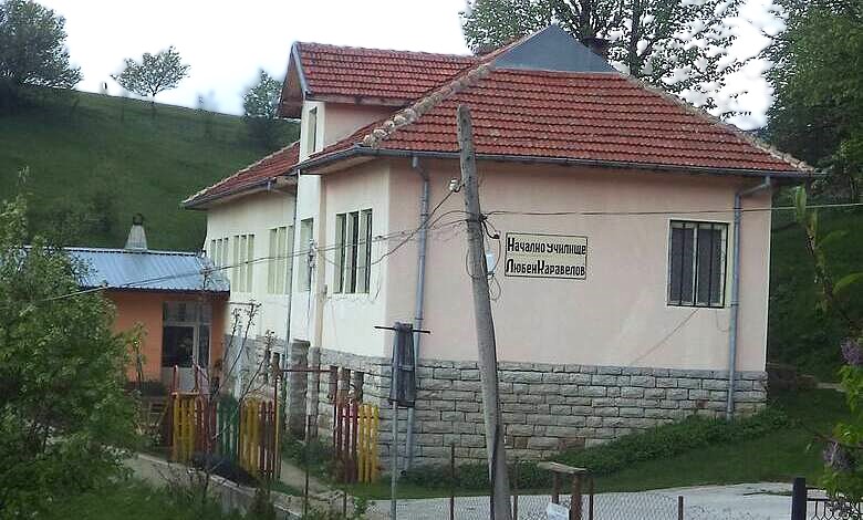 НУ „Любен Каравелов“ в село Бабинци 1 НУ „Любен Каравелов“ в село Бабинци, Община Тетевен