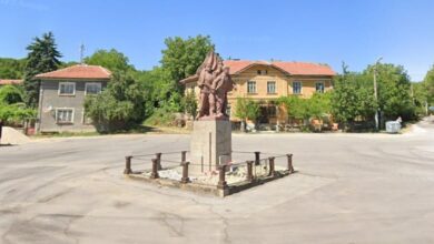 Паметник на партизаните от отряд „Христо Кърпачев“ в Брестово 2 Паметник в село Брестово
