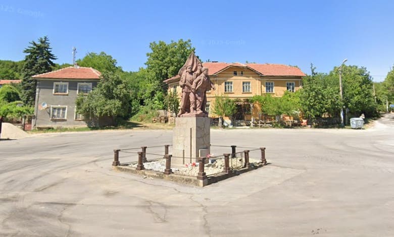 Паметник в село Брестово