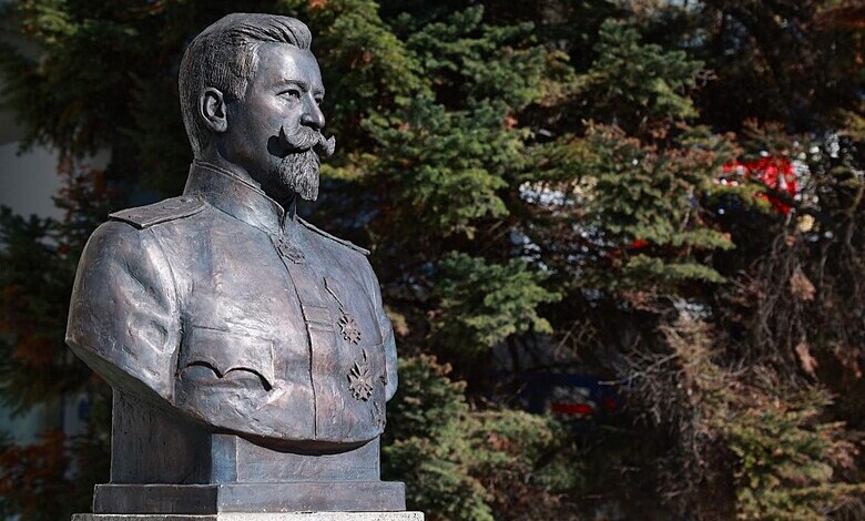 Паметник на генерал Нерезов в Севлиево