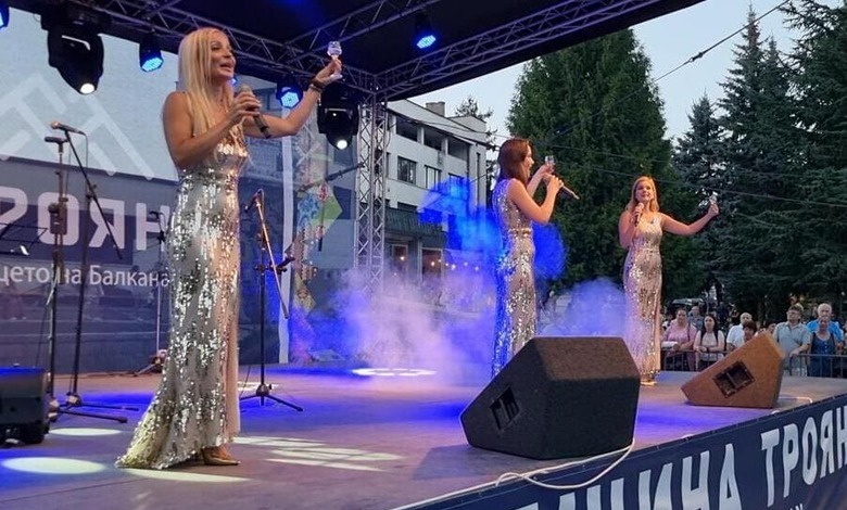 Трио „Сопрано“ с впечатляващ концерт на Фестивала на сливата в Троян 1 Трио „Сопрано“ с впечатляващ концерт на Фестивала на сливата в Троян