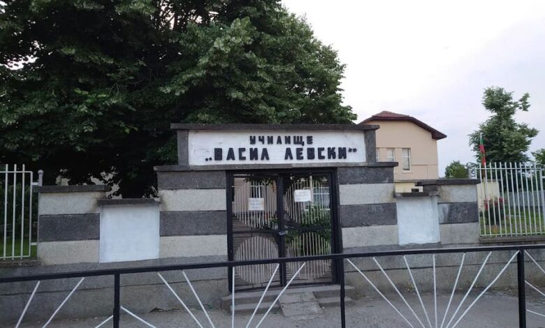 Основно училище „Васил Левски“ в село Торос 1 Основно училище „Васил Левски“ в село Торос