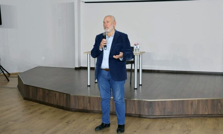 Проф. Николай Овчаров в Ловеч представя книгата „Аристокрацията на Второто българско царство“