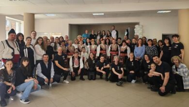 „От извора на България" представи хора в с. Копиловци 2 Танцова школа ОТ ИЗВОРА представя хоро в НЧ „Климент Охридски" в с. Копиловци