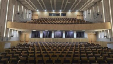 Обновеният салон на Драматичния театър в Ловеч преди премиерата на „Големият син" на 18 април