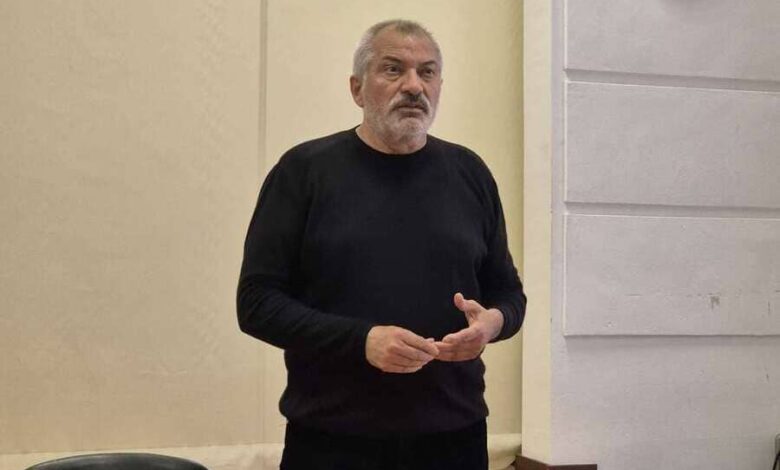 Проф. Пламен Митев разказа за Априлското въстание пред аудитория в Тетевен 1 Проф. д-р Пламен Митев по време на среща-разговор в салона на Община Тетевен