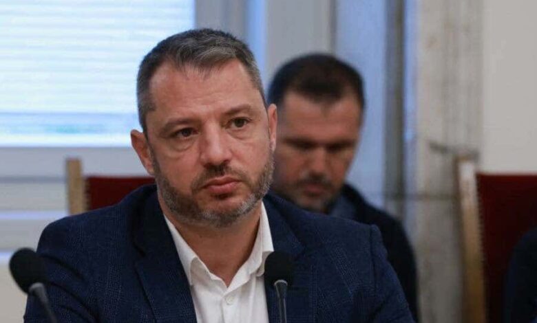 Делян Добрев напуска парламента 1 Делян Добрев напуска парламента - подаде заявление в деловодството на Народното събрание