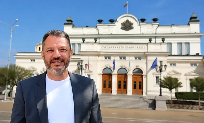 Парламентът освободи Делян Добрев като депутат от ГЕРБ 1 Делян Добрев в пленарната зала на Народното събрание