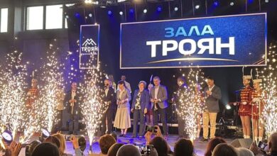 Нова спортна зала в Троян с трибуни и спортен под