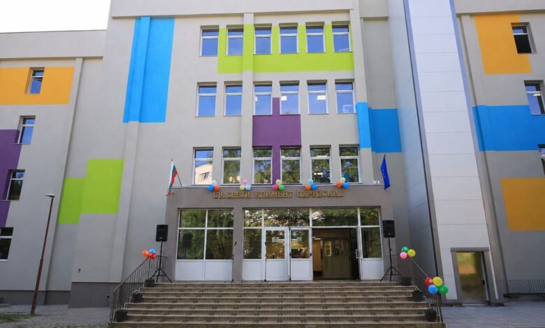 Обновена сграда на СУ „Св. Климент Охридски“ в Троян с нова фасада
