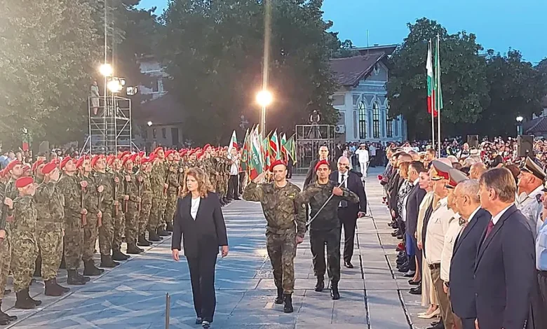 Със заря-проверка в Карлово отбелязаха 189-ата годишнина на Васил Левски 1 189-ата годишнина на Васил Левски
