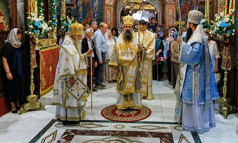 Патриарх Даниил на литургията за икона Троеручица в Троянския манастир