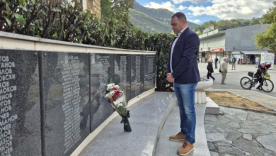 Зам.-кметът Тони Стоев почита паметта на загиналите във войните в Тетевен по повод Деня на Независимостта