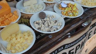В Черни Вит отбелязаха Празника на домашните сирена 14 Майстори сиренари представят сирена на Празника на домашните сирена в село Черни Ви