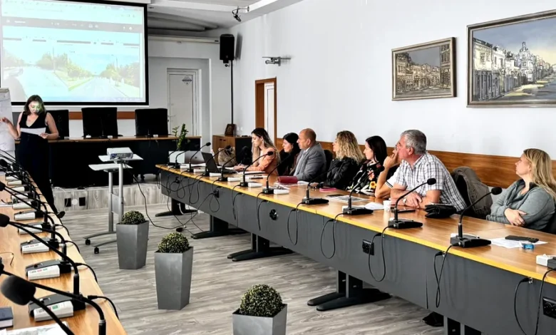 Анкета за плана за движението в Ловеч изведе паркирането сред основните проблеми 1 Работна среща за плана за движението в Ловеч